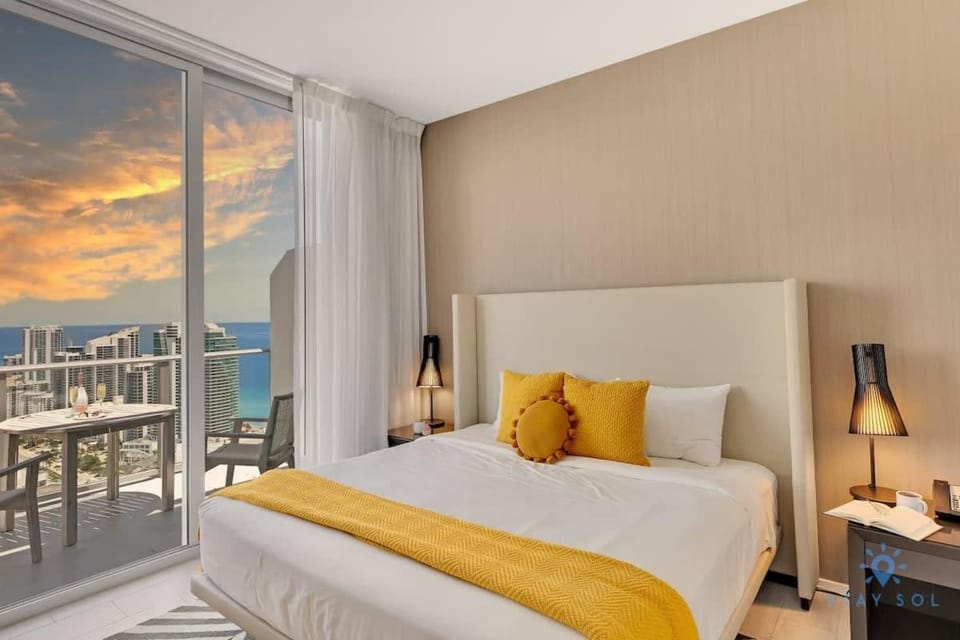 View (from property/room), Balcony/Terrace, Bedroom