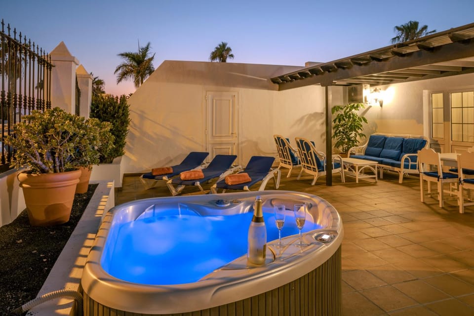 Luxury House Tiati House in Puerto del Carmen