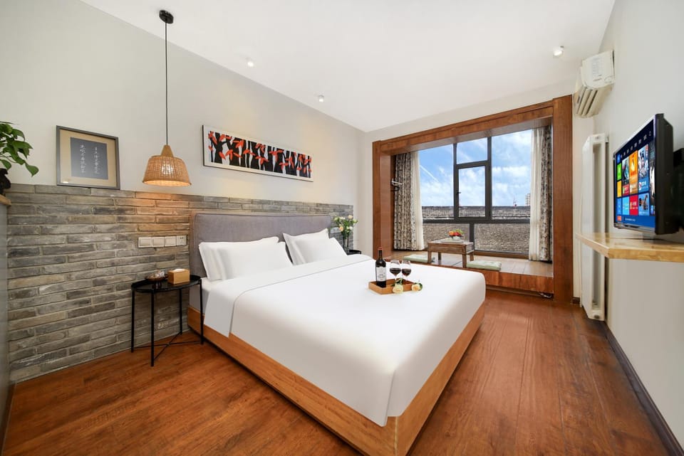Bed, TV and multimedia, Photo of the whole room, Evening entertainment, Bedroom