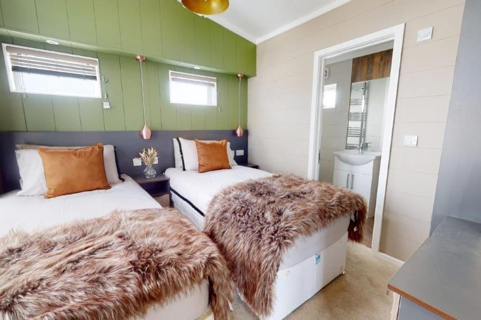 Pebble Beach Resort The Goodwood Lodge House in Towyn