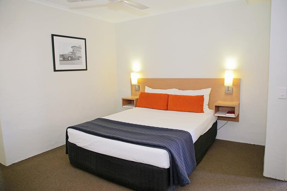 Darcy Arms Hotel Motel Motel in Surfers Paradise
