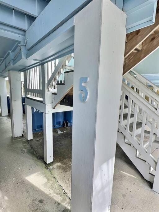 Cute 2 Bedroom Condo at Beachcomber with Beach Access 100 feet Across Street Apartment in Gulf Shores