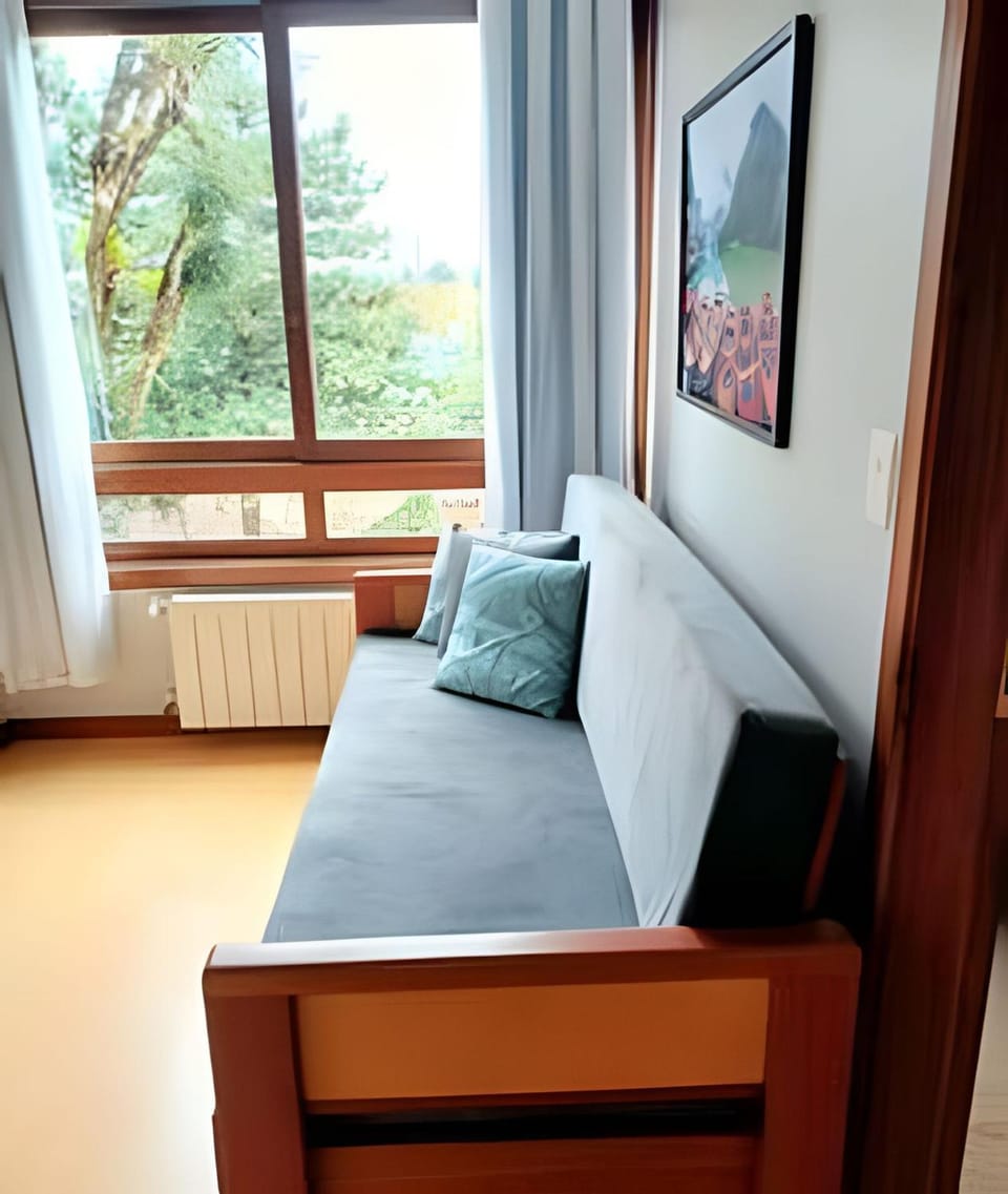 Gramado Apartment on Foot! Air Conditioning, Smart TV, Wi-Fi, Parking. House in Gramado
