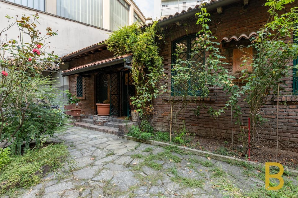 Property building, Garden view