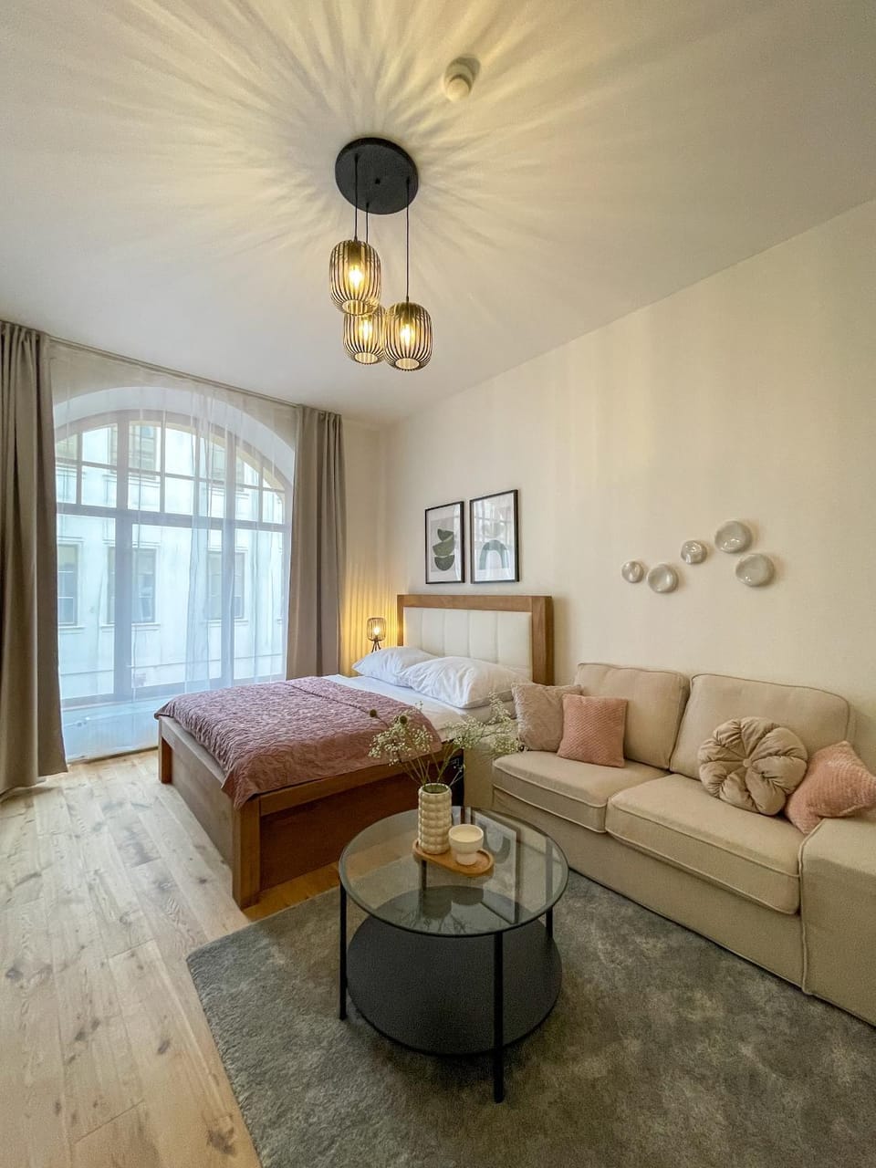 Bed, Living room, Seating area, Bedroom