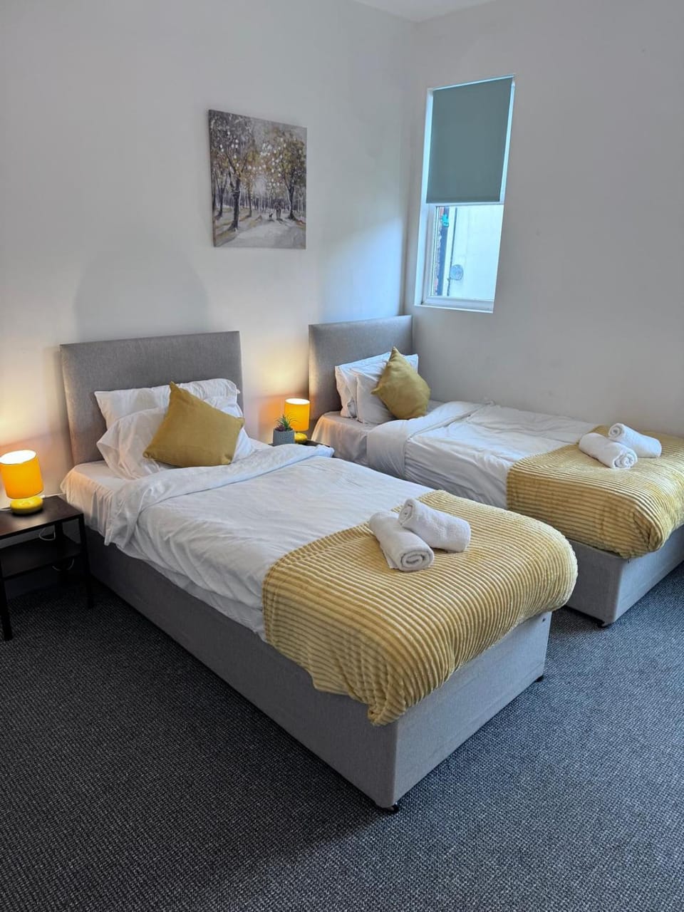 Bed, Bedroom, towels