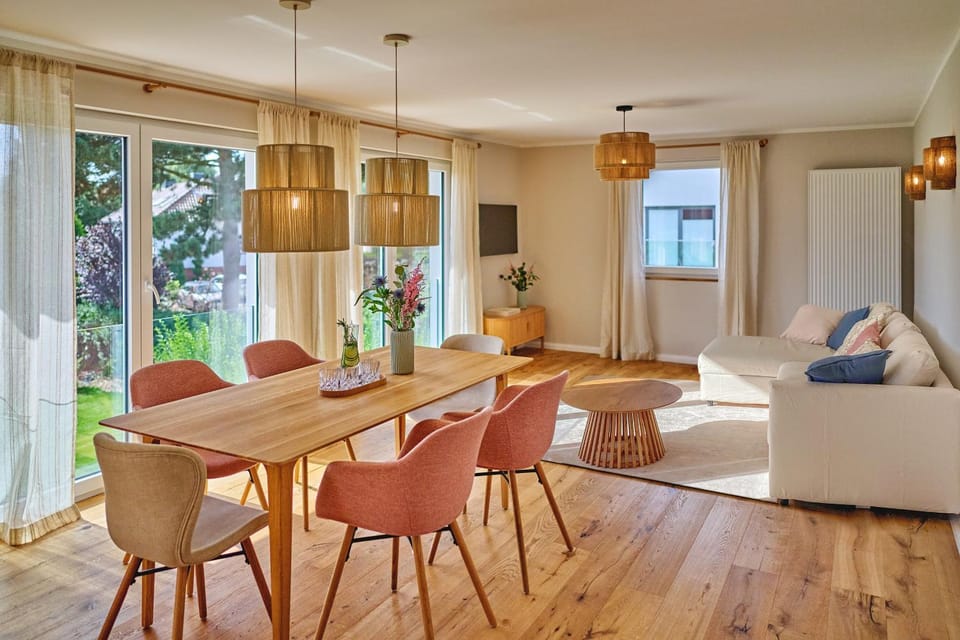 Living room, Seating area, Dining area