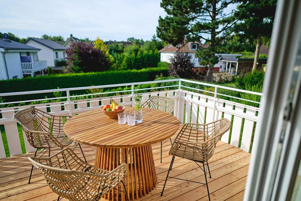 View (from property/room), Balcony/Terrace, Garden view