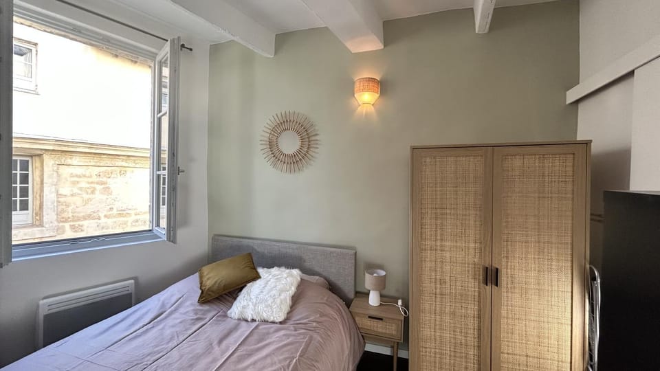 Bed, Photo of the whole room, Bedroom, wardrobe