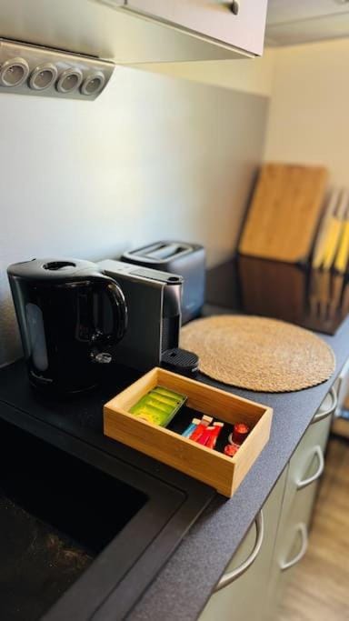Coffee/tea facilities, Kitchen or kitchenette