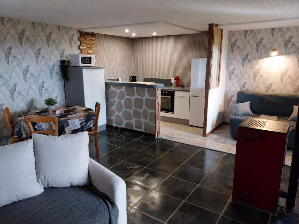 Kitchen or kitchenette, Living room