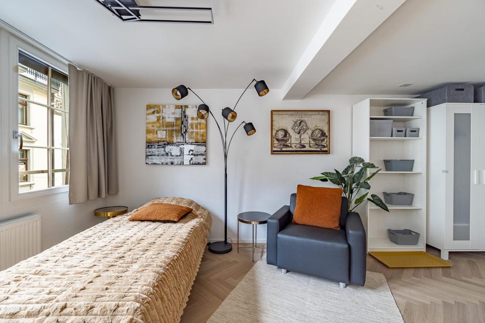 Bed, Living room, Photo of the whole room, Bedroom