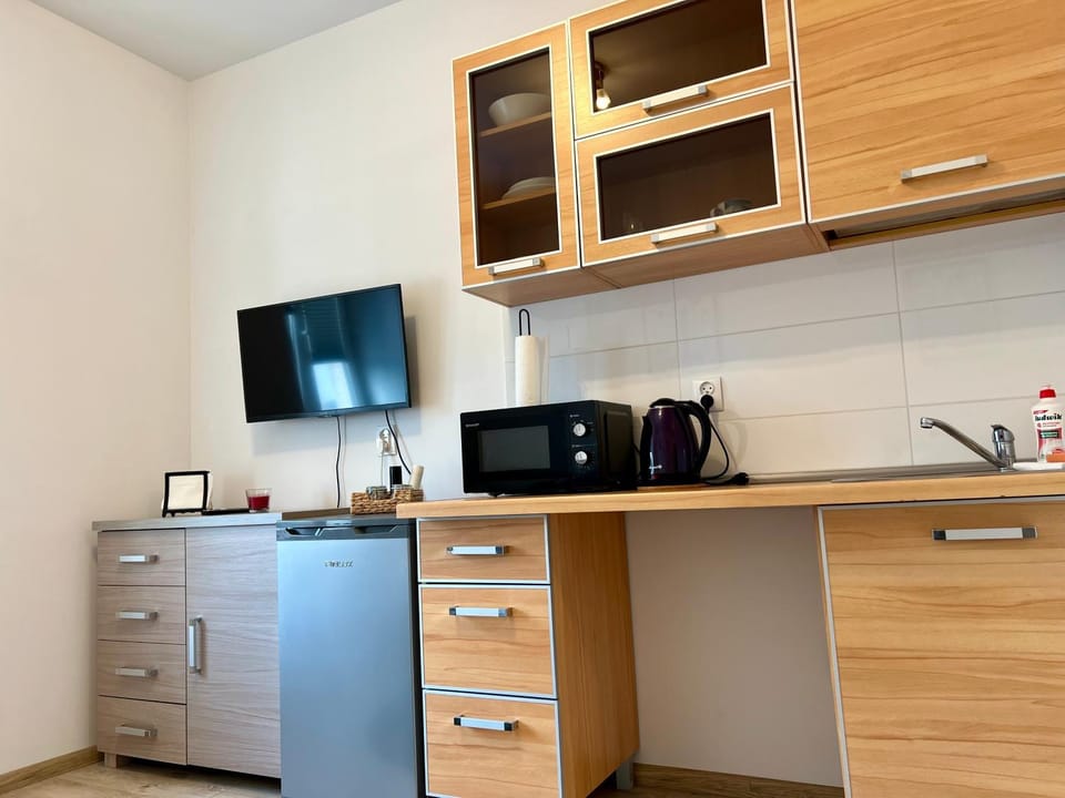 Coffee/tea facilities, Kitchen or kitchenette, microwave