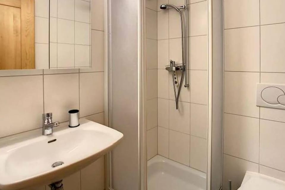 Domaine des Reines D14, 4-bedrooms with fabulous indoor pool Apartment in Nendaz
