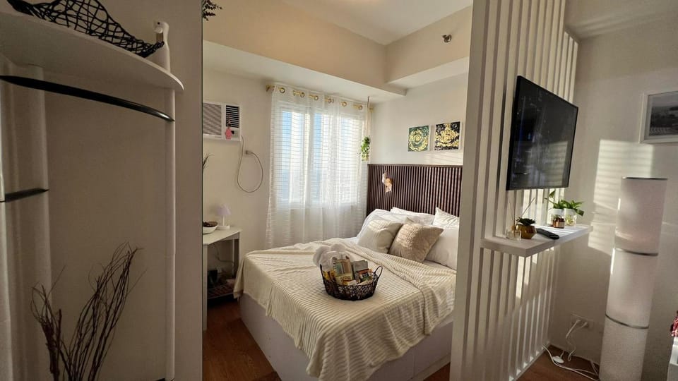 Chic Retreat at Quezon City Grass Residences Condo Apartment hotel in Quezon City