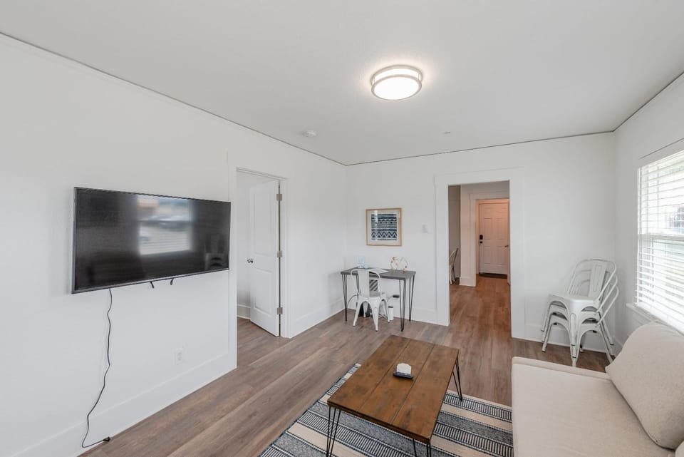 #StayInMyDistrict Bluebird Cottage Coos Bay House in Coos Bay