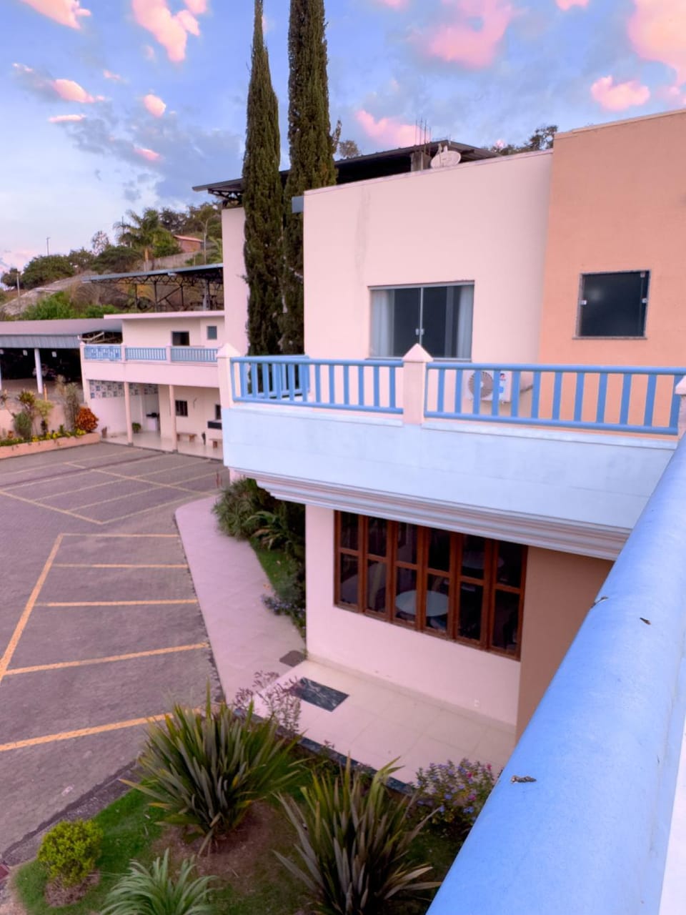 Property building, Day, View (from property/room), Balcony/Terrace