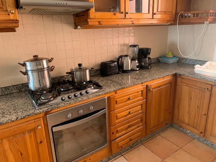 Coffee/tea facilities, stove, toaster