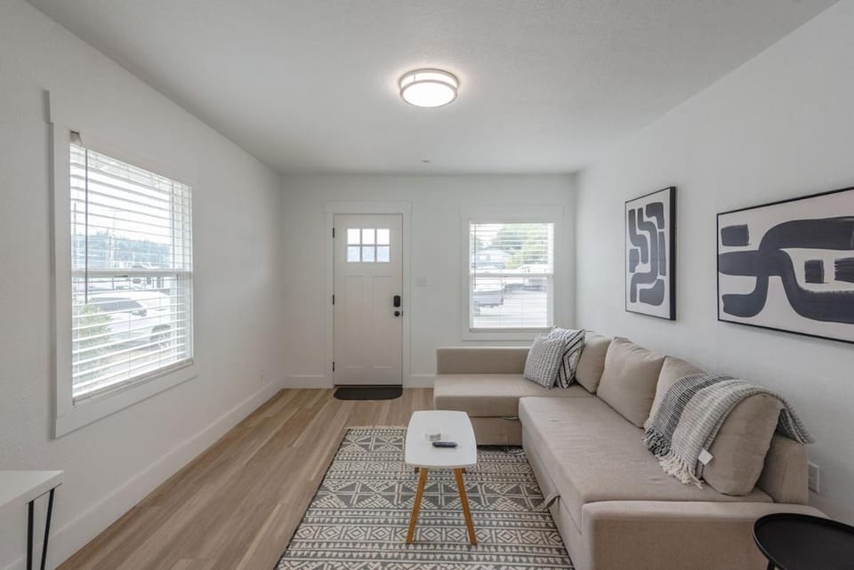 #StayinMyDistrict Zen Cottage Coos Bay House in Coos Bay