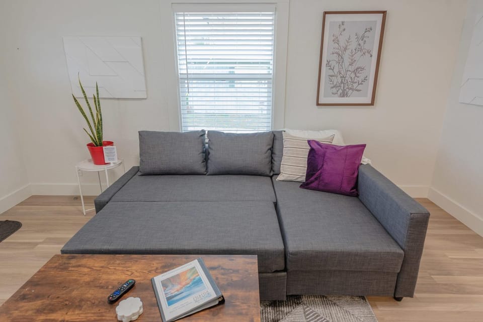 #StayInMyDistrict Coos Bay Primrose Cottage House in Coos Bay