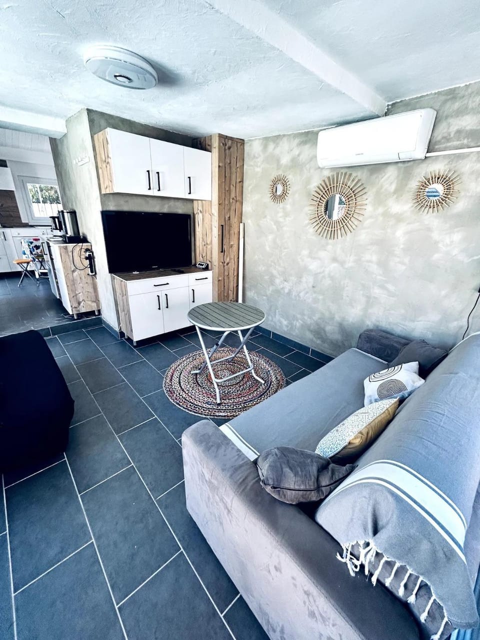 TV and multimedia, Living room, Seating area