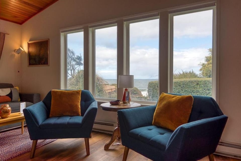 #StayinMyDistrict Cape Arago Studio Suite Inn in Oregon