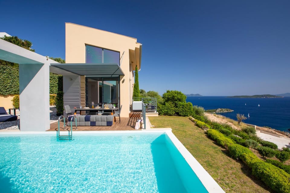 Property building, Garden, View (from property/room), Garden view, Sea view