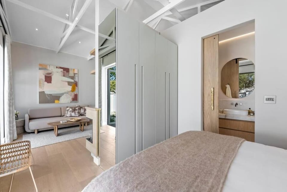 The Olive Cottage in Constantia Apartment in Cape Town