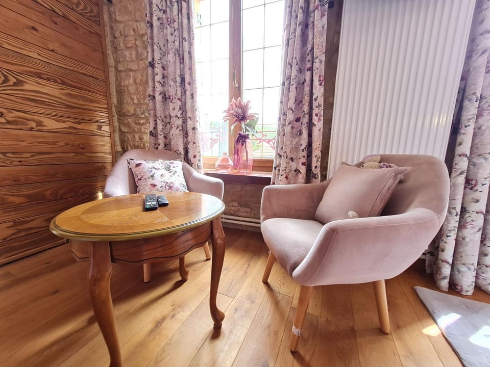 Chambre confortable avec salle d'eau privative - FR-1-584-326 Bed and Breakfast in Grand Est