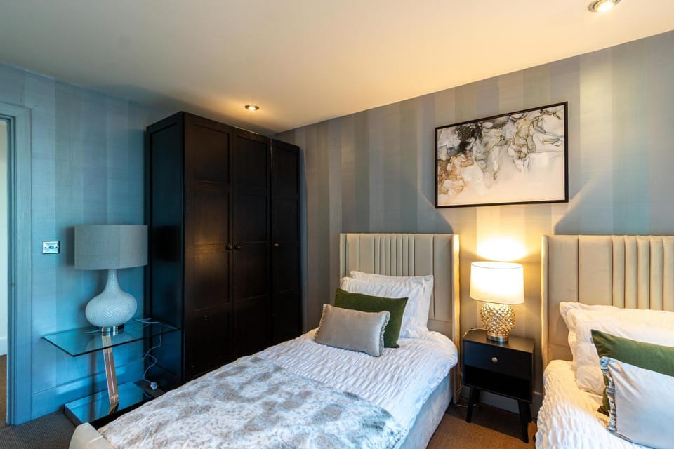 Bed, Bedroom, wardrobe