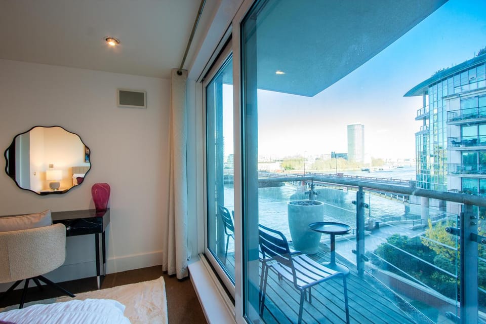Bed, View (from property/room), Balcony/Terrace, Balcony/Terrace, Bedroom