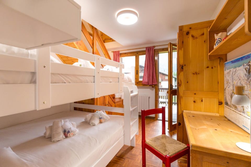 Chez Umbus, centrale e immerso nel verde, grande terrazzo Apartment in Champoluc
