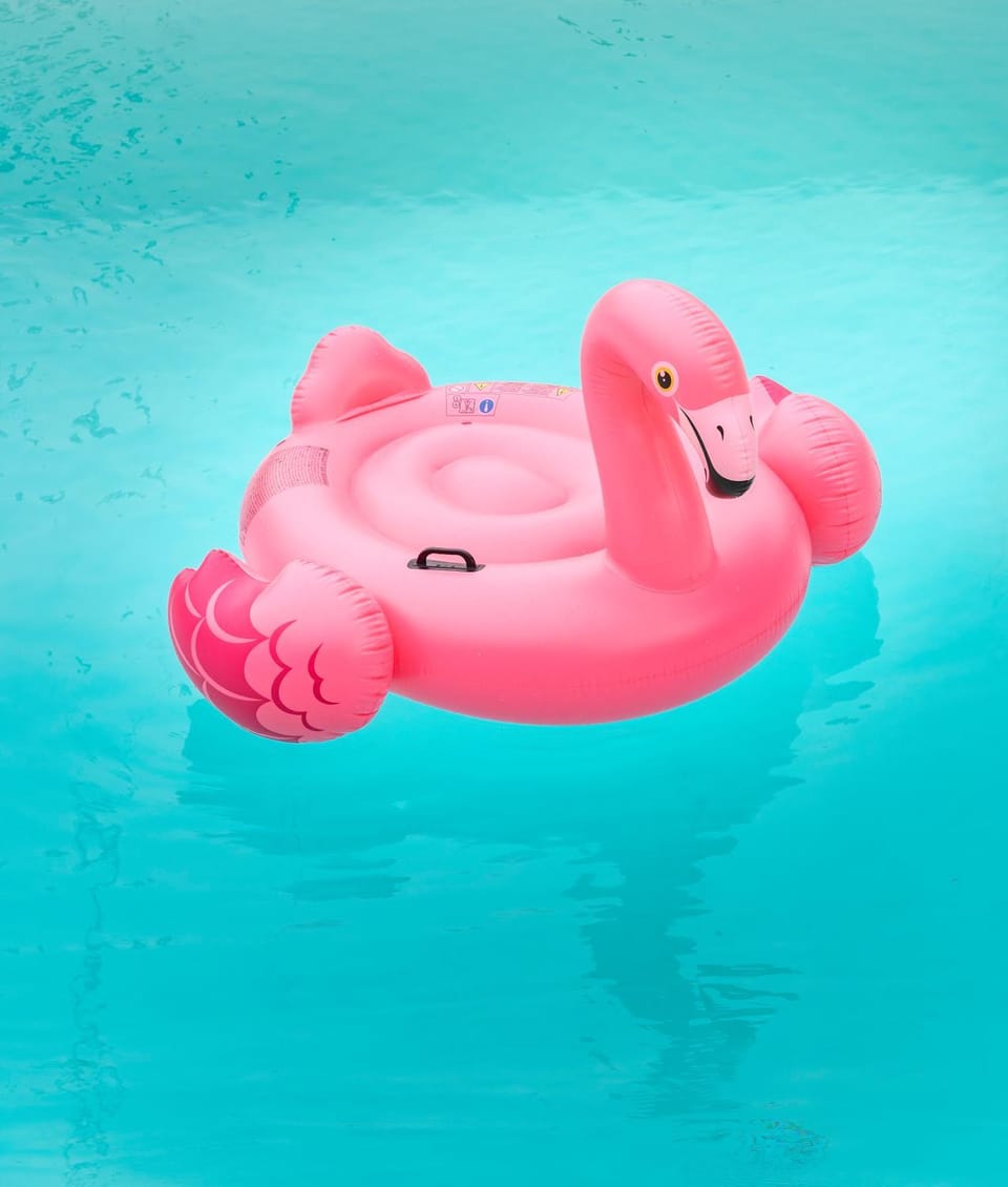 Property building, Spring, Day, Night, Winter, Summer, Snorkeling, Decorative detail, Seating area, Autumn, On site, Swimming pool, Seasons, Time of day, Location, Sunrise, Sunset, sunbed
