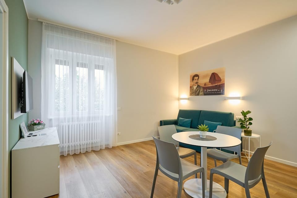 TV and multimedia, Living room, Seating area, Dining area, Garden view, internet, air conditioner