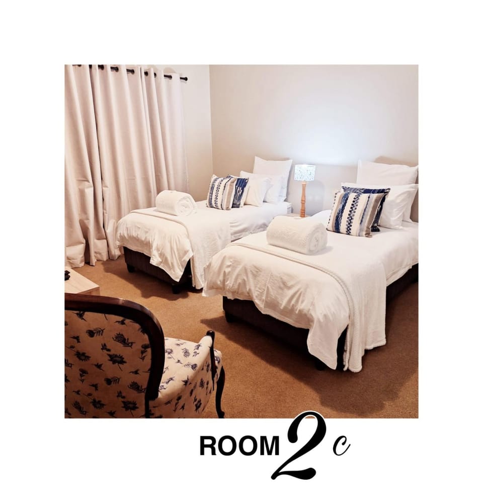 Bedroom, towels