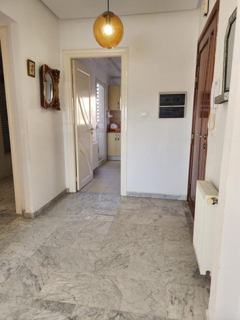 S2 meilleur emplacement à jardin l'aouina Apartment in Tunis