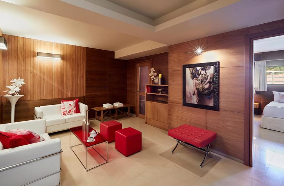 Communal lounge/ TV room