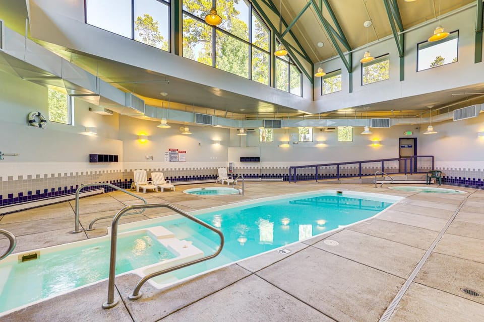 Mtn-View Condo w/ Community Perks in Silverthorne House in Wildernest