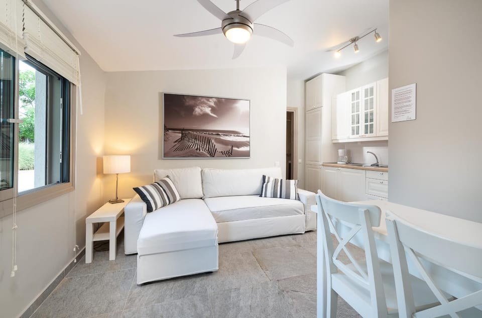 Living room, Dining area, Garden view