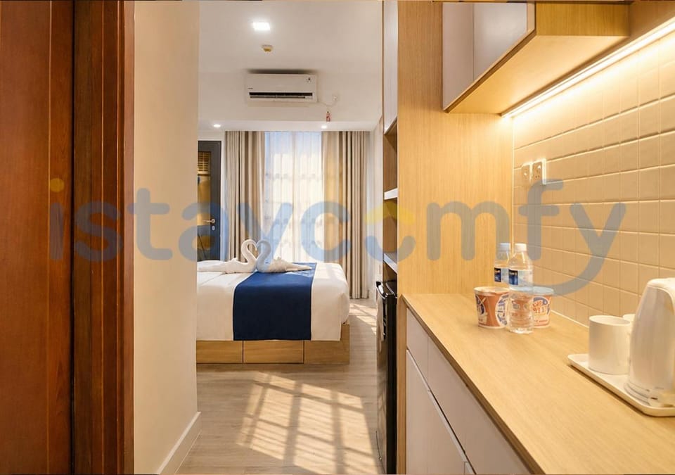 Bedroom, towels, air conditioner