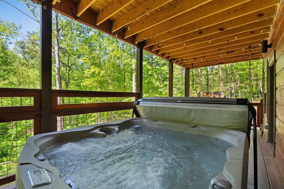 Rollin' in the Mountains Let the Good Times Roll Chalet in Gatlinburg