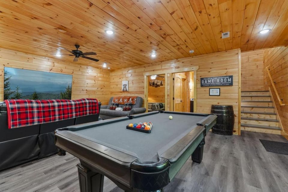 Rollin' in the Mountains Let the Good Times Roll Chalet in Gatlinburg