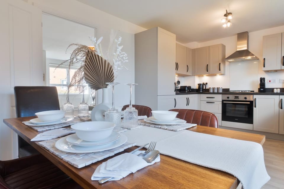 Kitchen or kitchenette, Dining area, dishwasher, pet friendly, stove