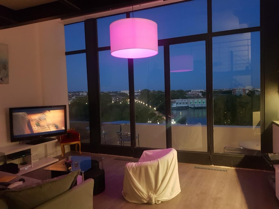 Communal lounge/ TV room