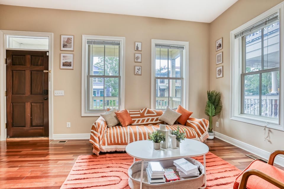 Living room, Seating area