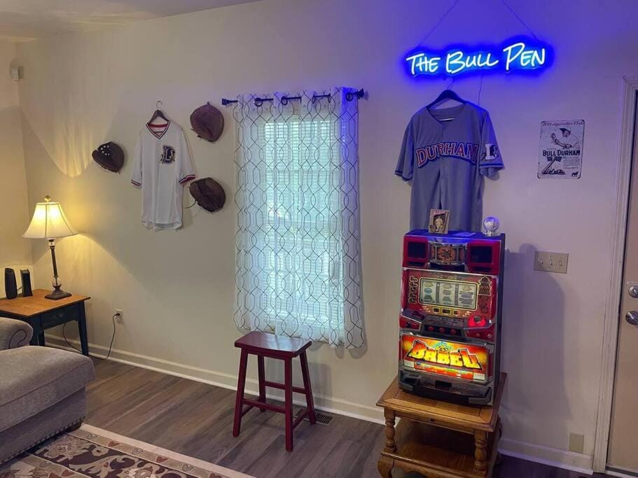 Game Room, Photo of the whole room