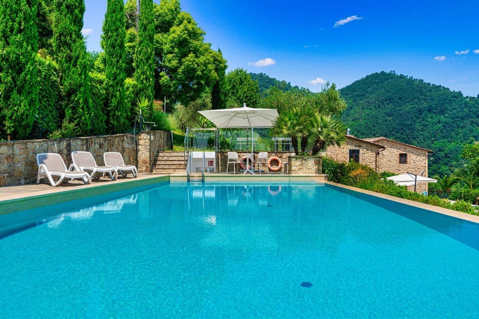 Property building, Spring, Day, Natural landscape, Garden, Garden view, Mountain view, Pool view, Swimming pool, sunbed