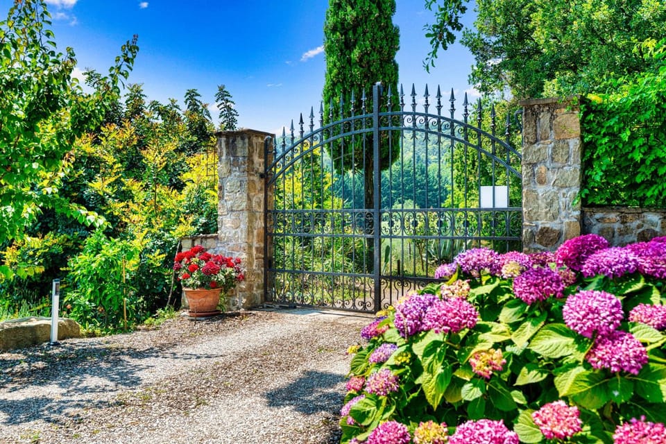 La Marginella - Tuscan Estate & Olive Orchard with Pool Farm Stay in Pescia, Italy