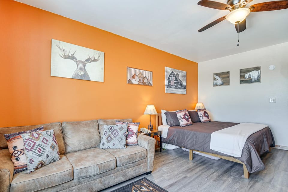Cedar Breaks Lodge - Studio Suite | Sleeps 4 Apartment in Brian Head