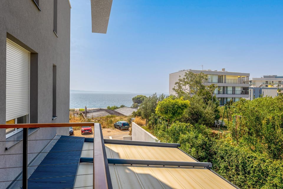 Property building, Day, Natural landscape, View (from property/room), Balcony/Terrace, Sea view